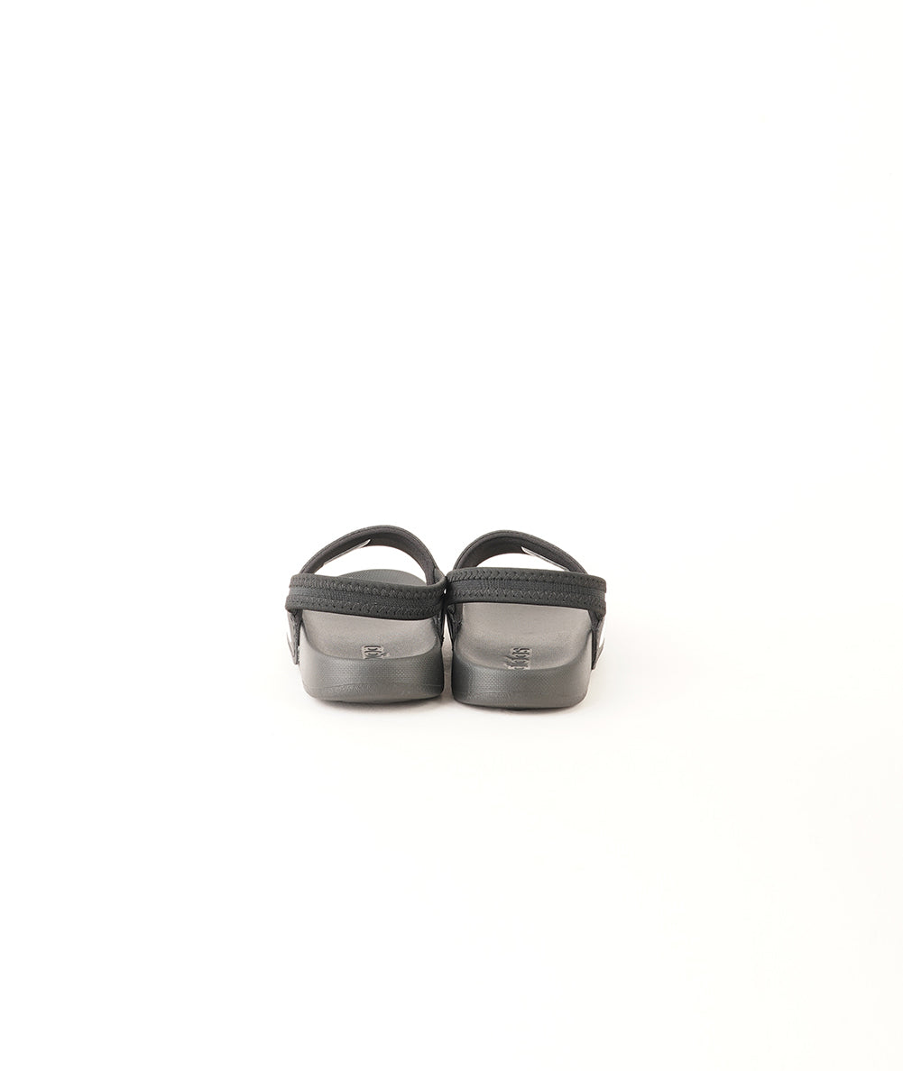
                  
                    ADIDAS ADILETTE ESTRAP
                  
                