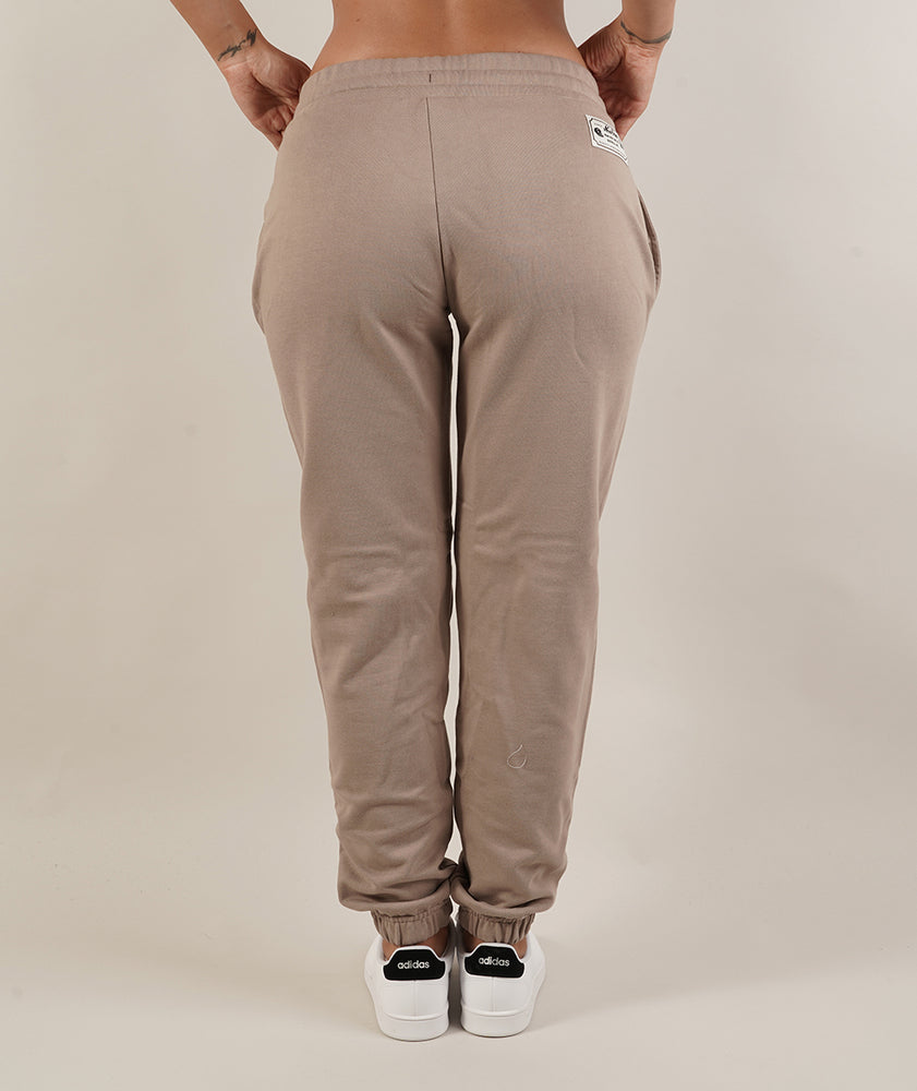 
                  
                    NEW ERA JOGGERS
                  
                