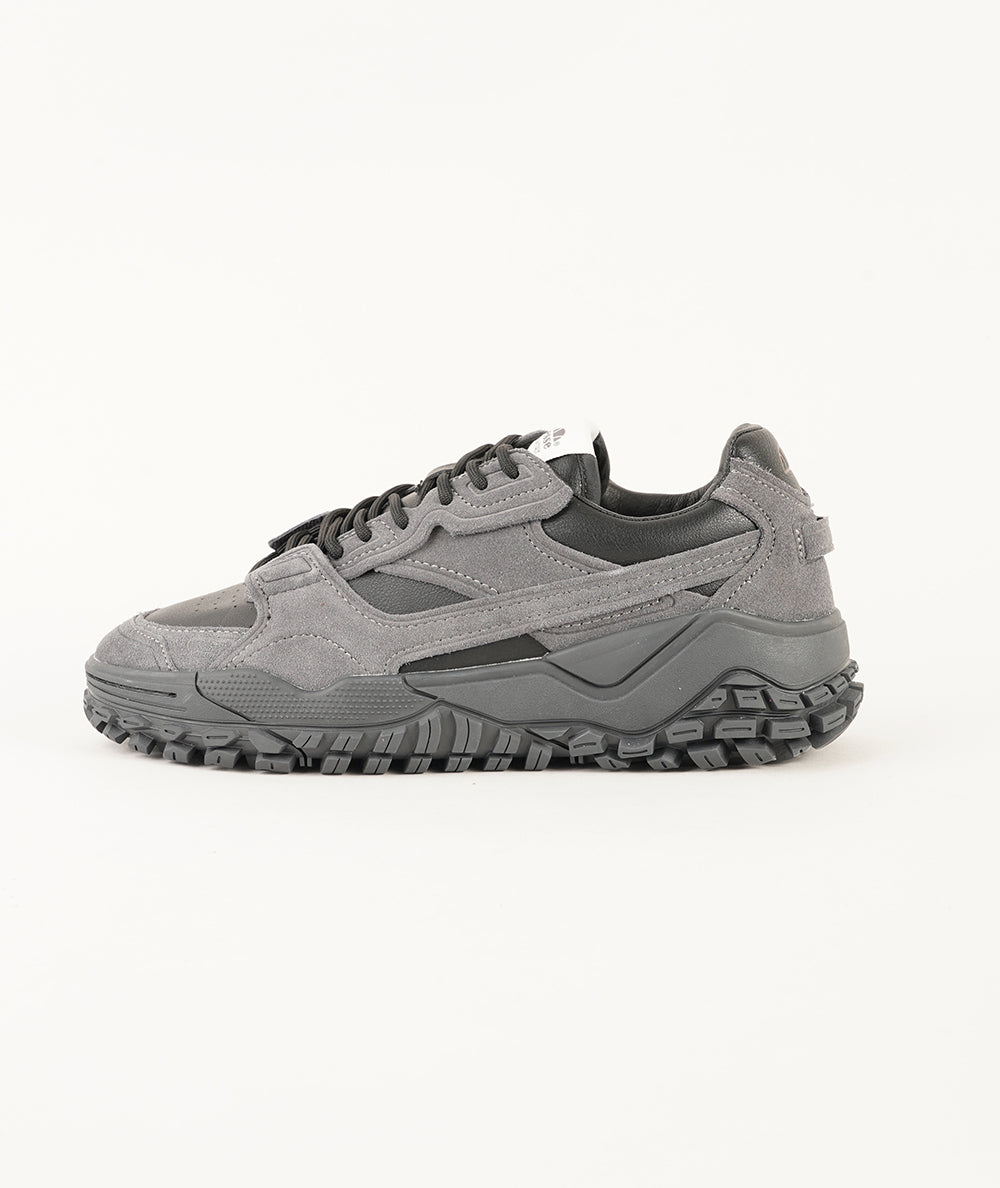
                  
                    ELLESSE LSR LUXE
                  
                