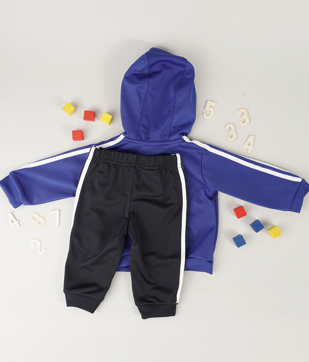 
                  
                    ADIDAS AEROREADY ESSENTIALS
                  
                