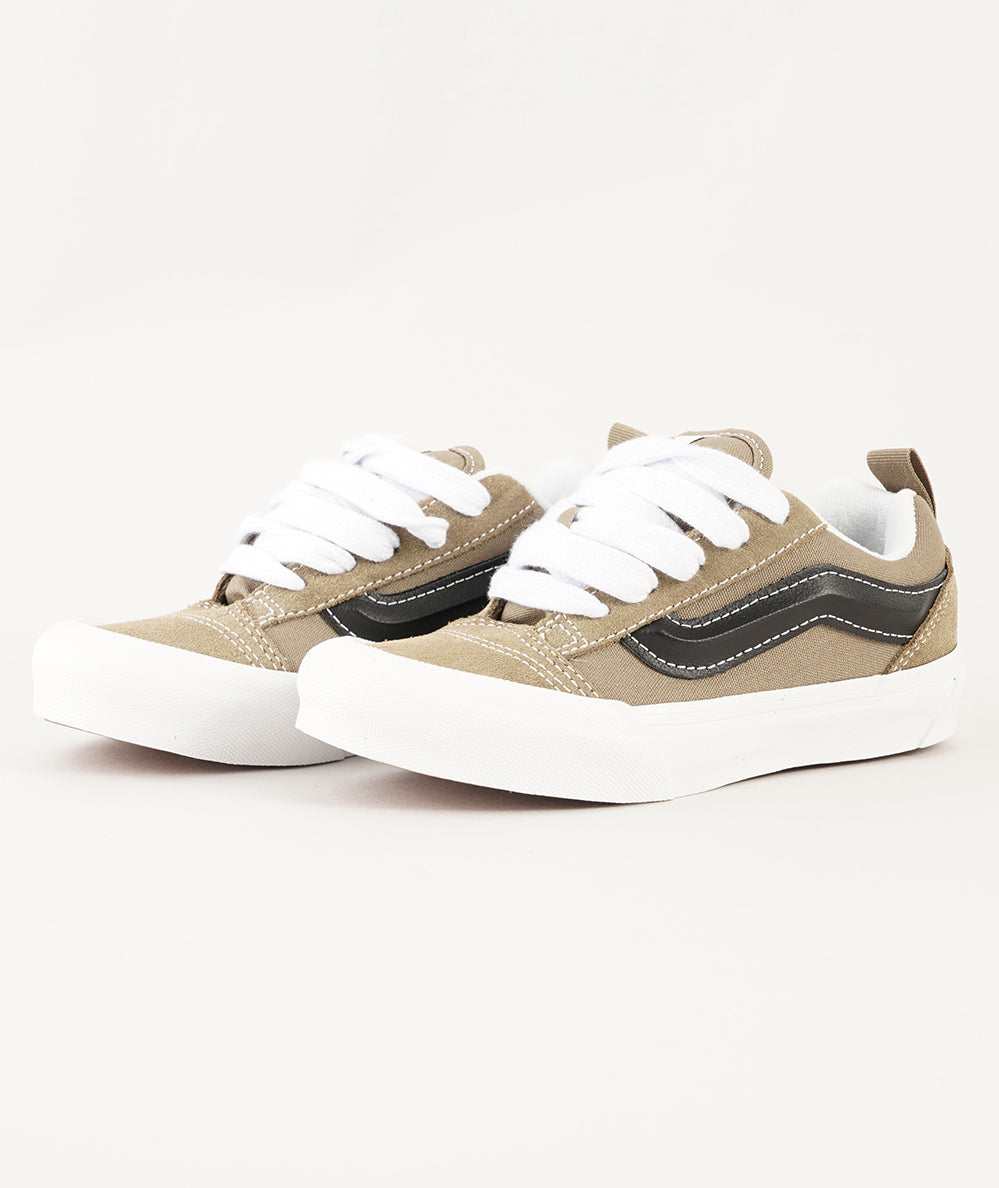 
                  
                    VANS KNU SKOOL
                  
                