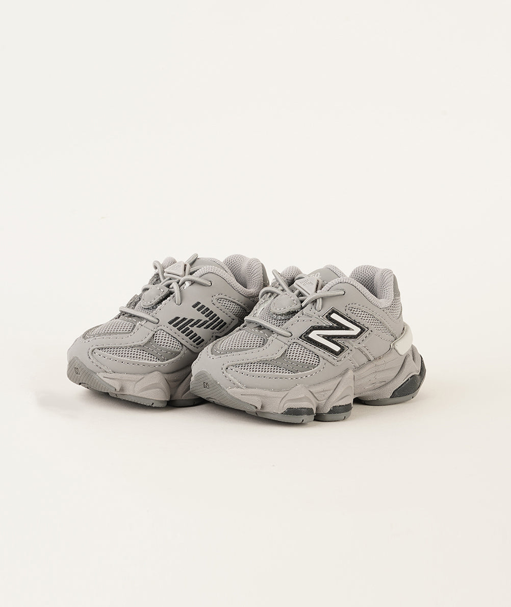 
                  
                    NEW BALANCE 9060
                  
                