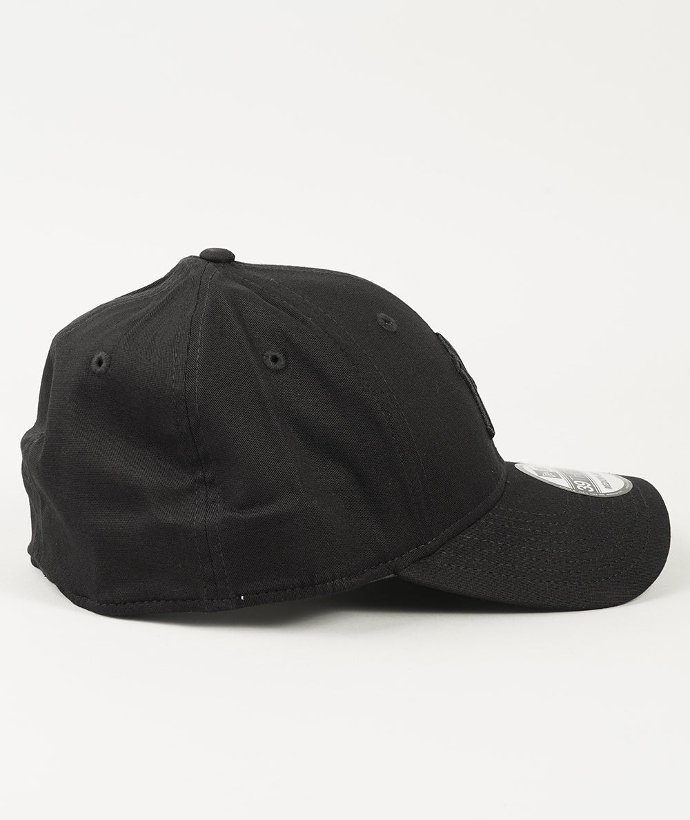 
                  
                    NEW ERA BERRETTO
                  
                