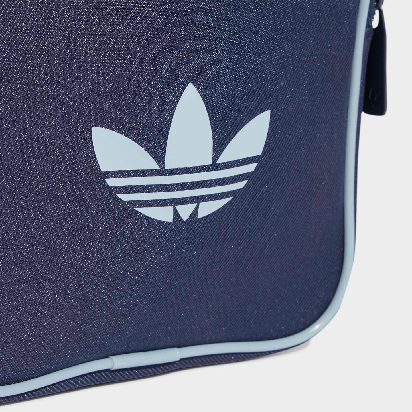 
                  
                    ADIDAS BORSELLO
                  
                