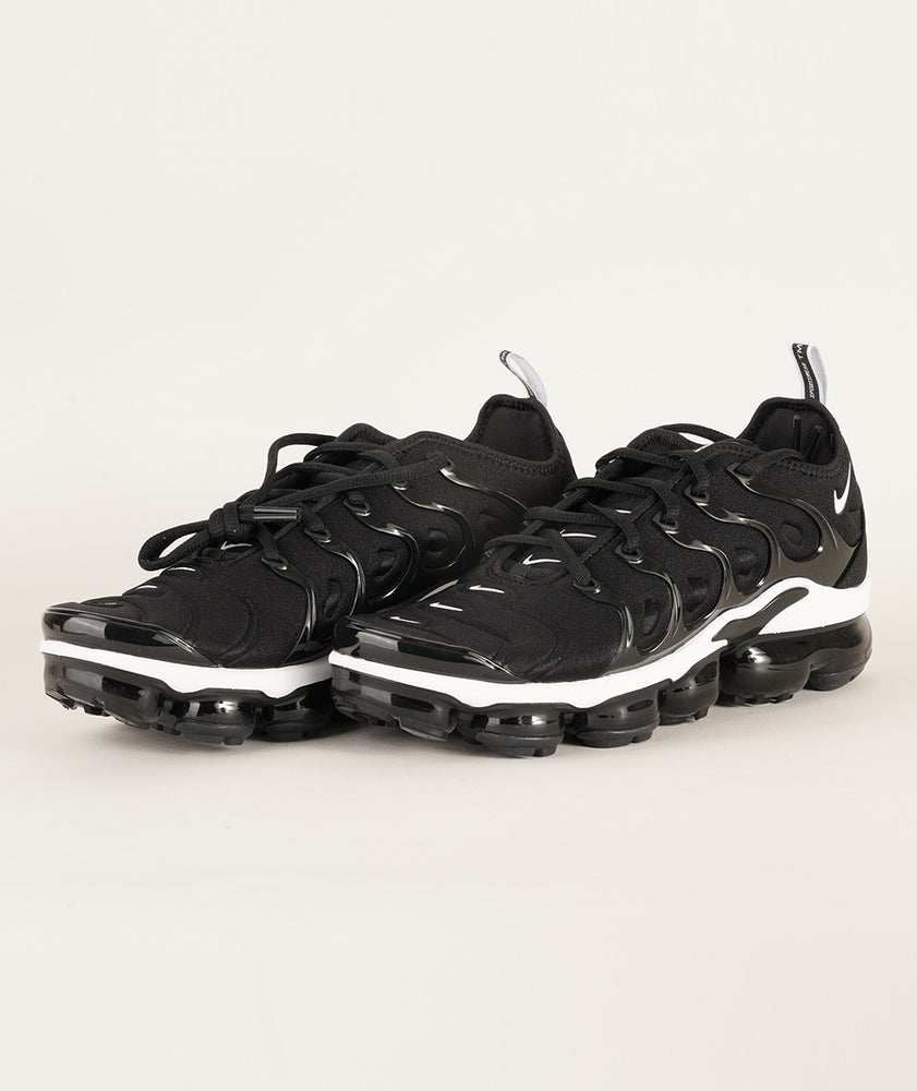
                  
                    NIKE AIR VAPORMAX PLUS
                  
                