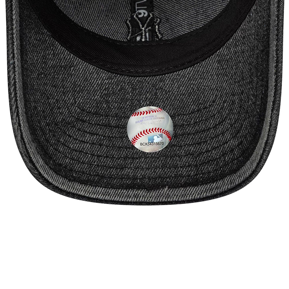 
                  
                    NEW ERA WMNS DENIM
                  
                