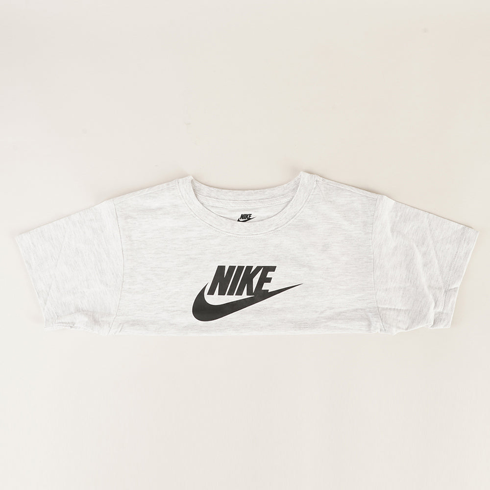 
                  
                    NIKE T-SHIRT BASIC
                  
                