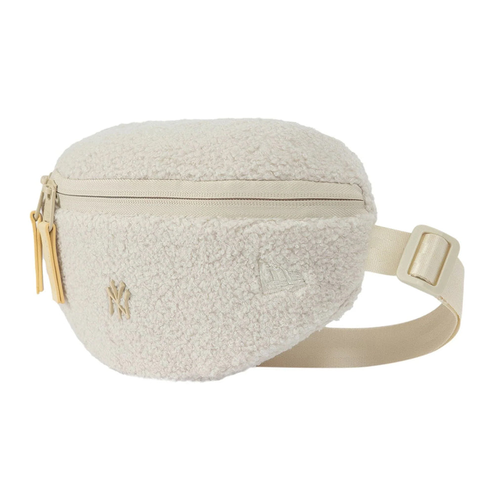 
                  
                    NEW ERA MARSUPIO TEDDY
                  
                