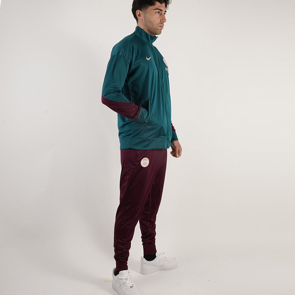 
                  
                    NIKE PSG STRIKE
                  
                