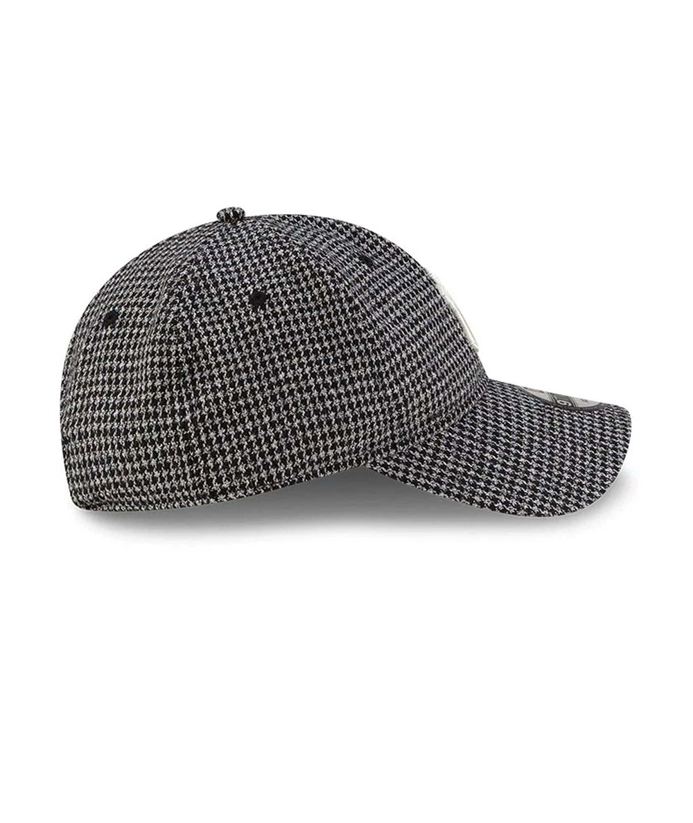 
                  
                    NEW ERA BERRETTO
                  
                