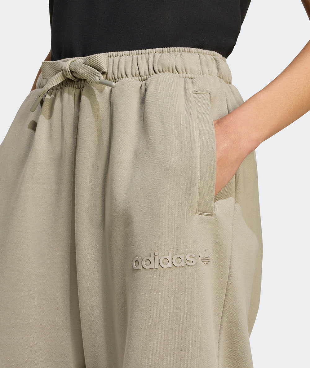 
                  
                    ADIDAS ESS LIN PANT
                  
                