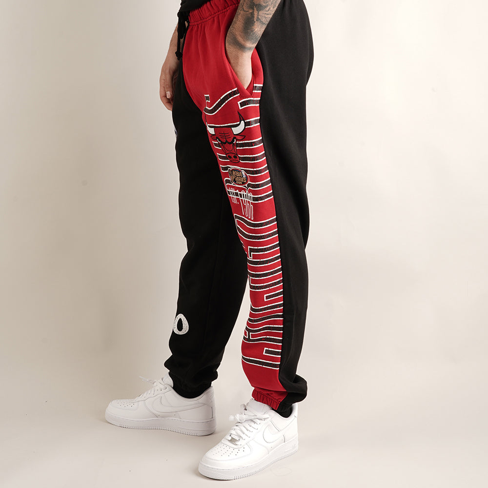 
                  
                    MITCHELL & NESS CHICAGO 23
                  
                