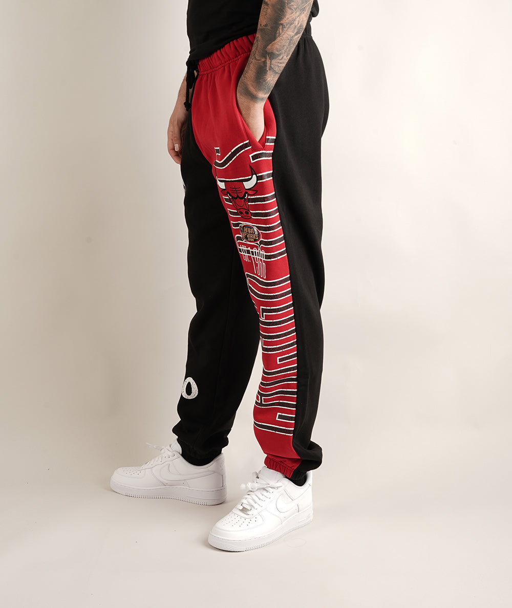 
                  
                    MITCHELL & NESS CHICAGO 23
                  
                