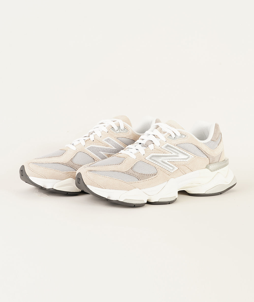 
                  
                    NEW BALANCE 9060
                  
                