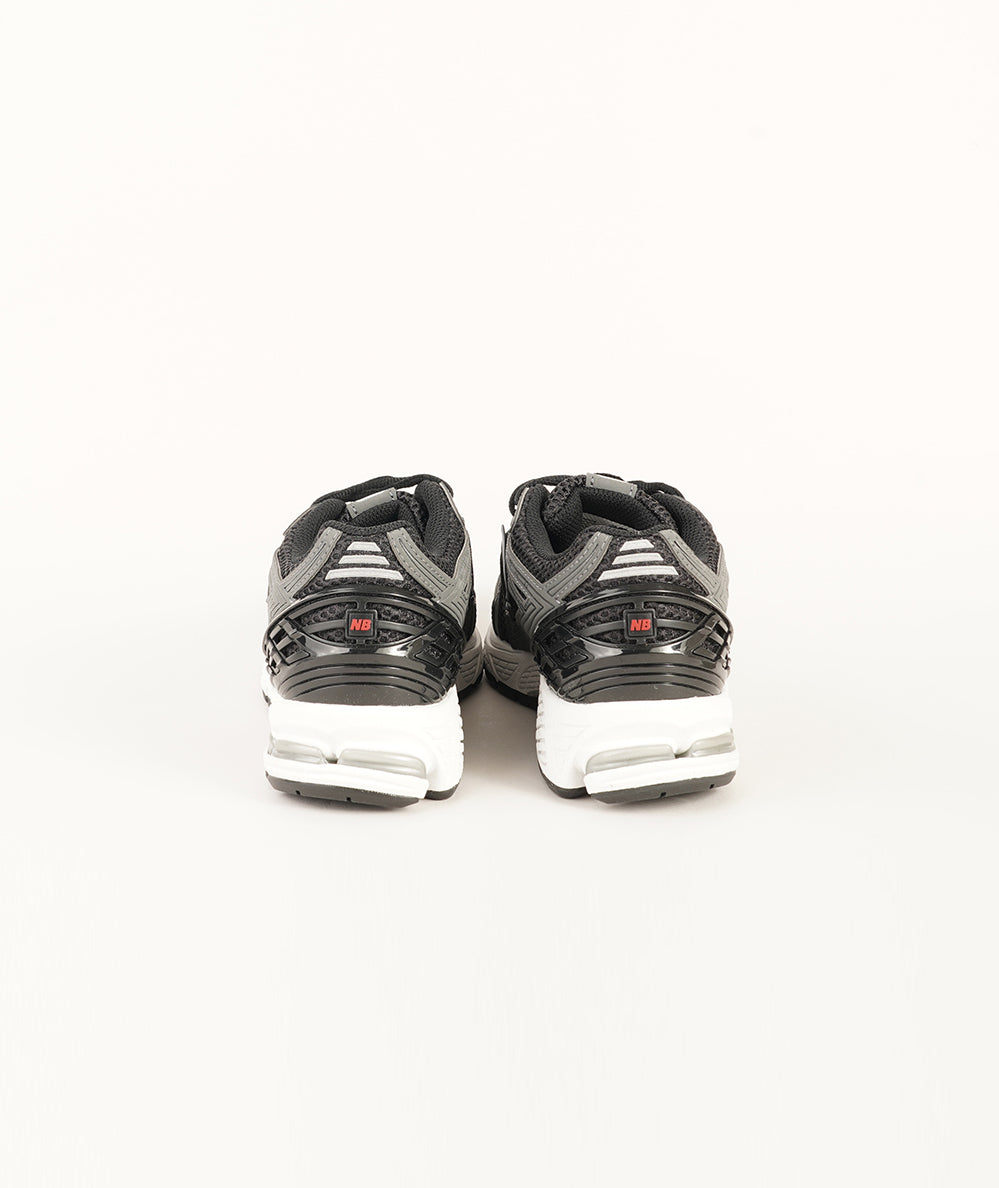 
                  
                    NEW BALANCE NEW BALANCE 1906
                  
                