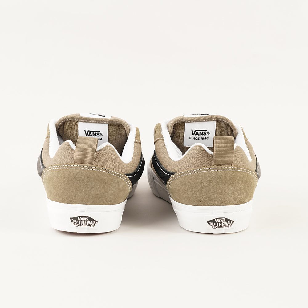 
                  
                    VANS KNU SKOOL
                  
                