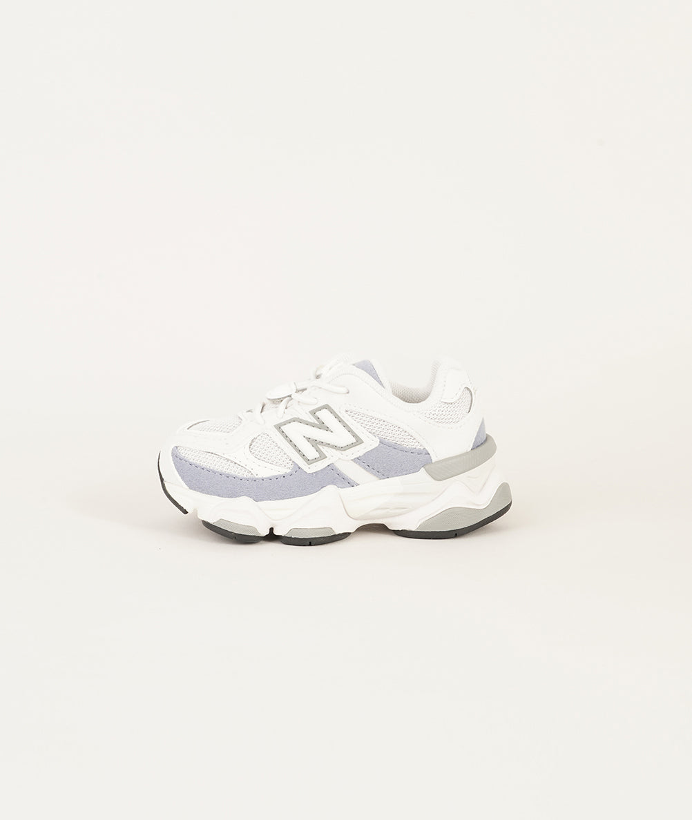
                  
                    NEW BALANCE 9060
                  
                