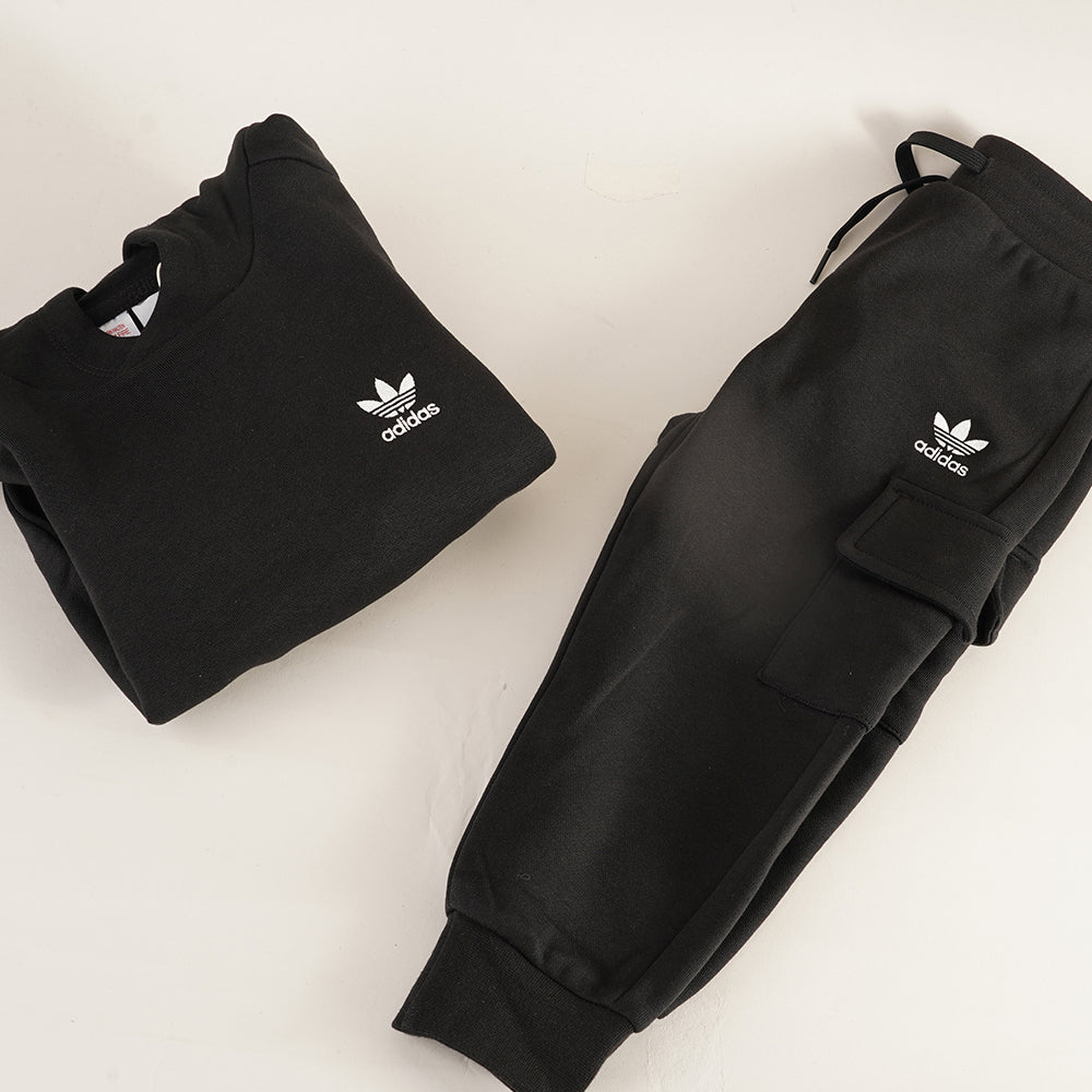 
                  
                    ADIDAS HOODIE SET
                  
                