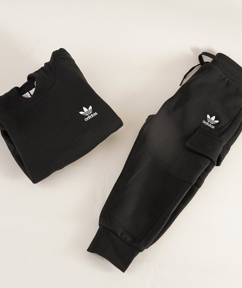 
                  
                    ADIDAS HOODIE SET
                  
                