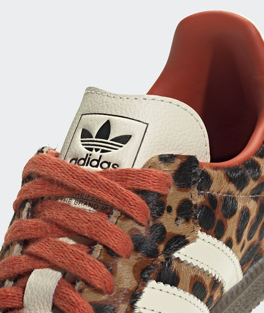 
                  
                    ADIDAS SAMBA
                  
                