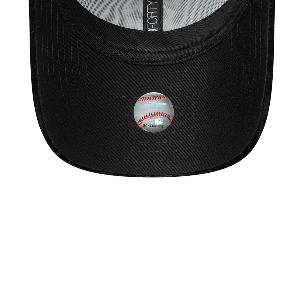 
                  
                    NEW ERA WMNS LEO
                  
                