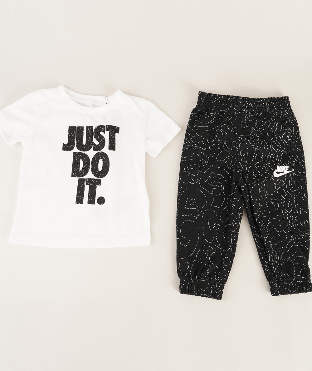 NIKE 2 PIECE SET