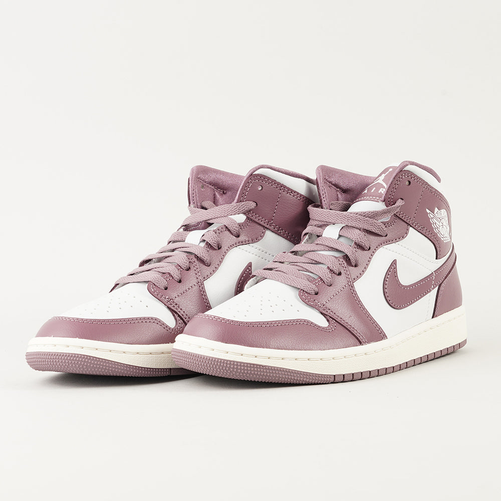 
                  
                    JORDAN JORDAN 1 MID
                  
                