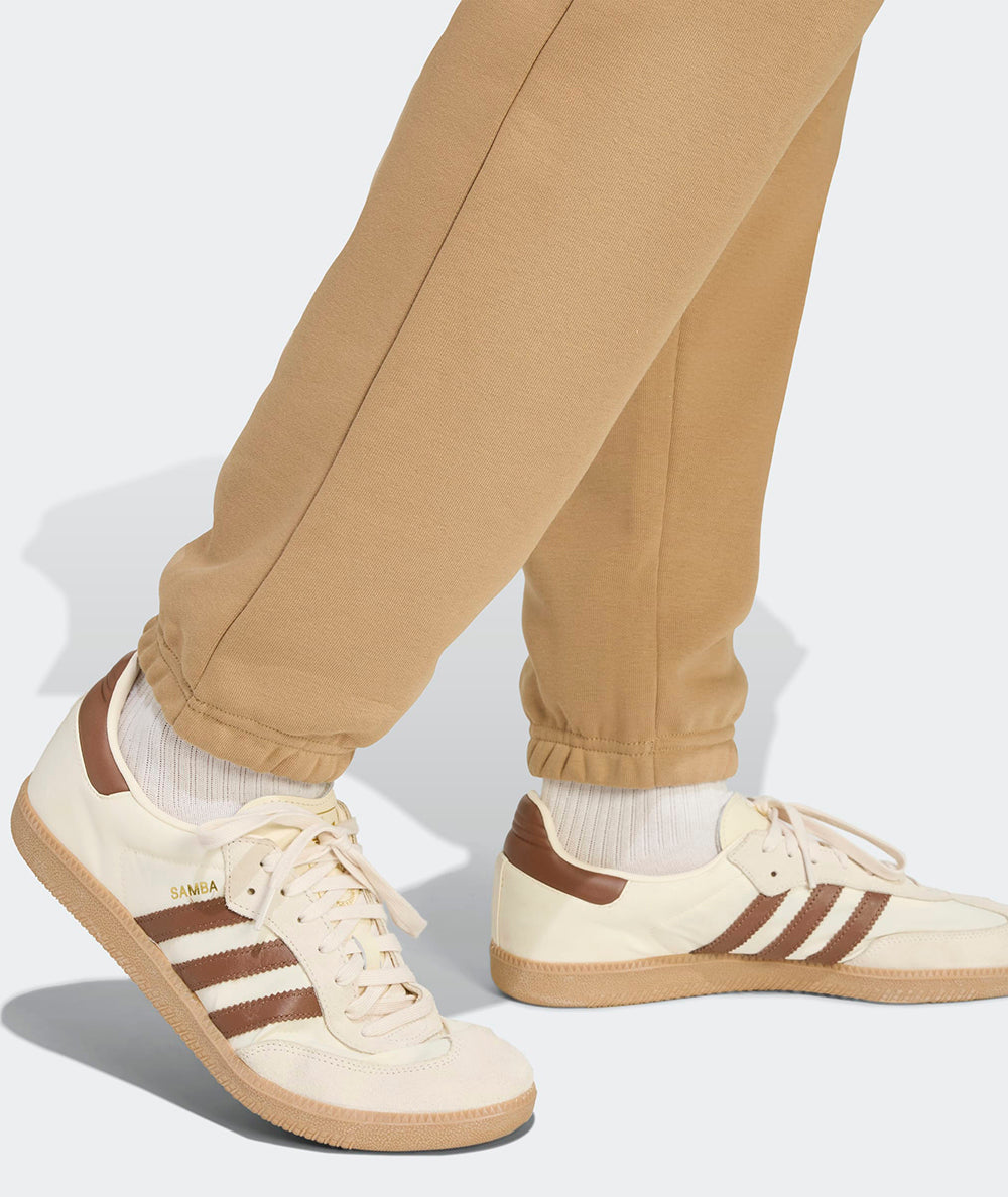 
                  
                    ADIDAS TREFOIL
                  
                