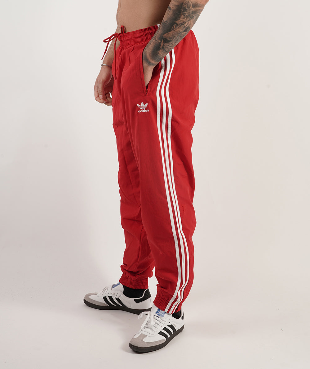 
                  
                    ADIDAS WOVEN FBIRD
                  
                