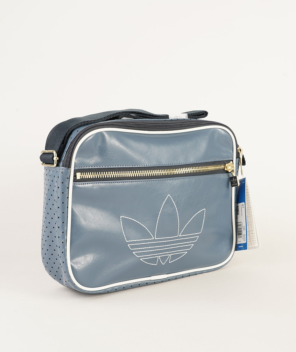 
                  
                    ADIDAS AIRLINER
                  
                