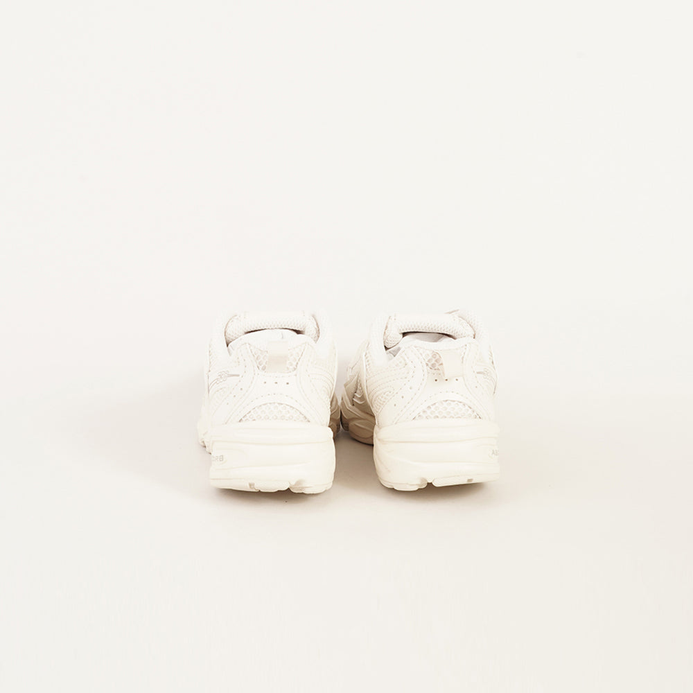 
                  
                    NEW BALANCE NEW BALANCE 530
                  
                