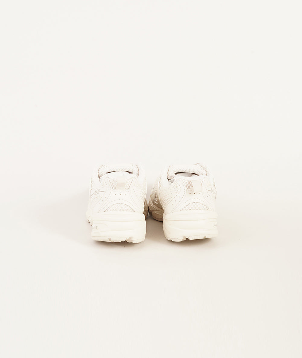 
                  
                    NEW BALANCE NEW BALANCE 530
                  
                