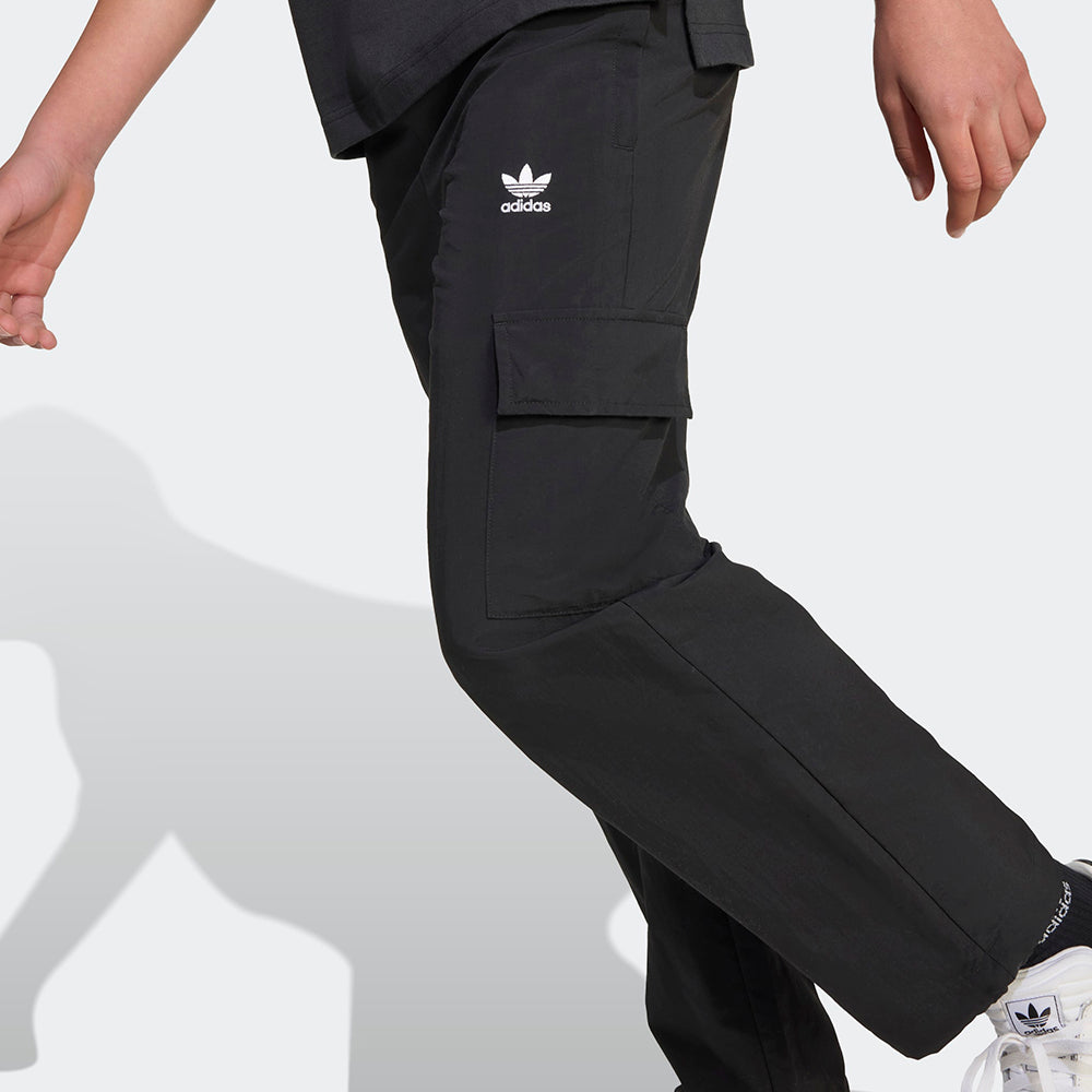 
                  
                    ADIDAS OH WOVEN CARGO
                  
                